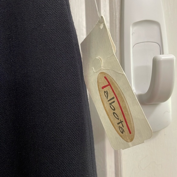 TALBOTS wool blend navy pencil skirt.  8 - Picture 2 of 8